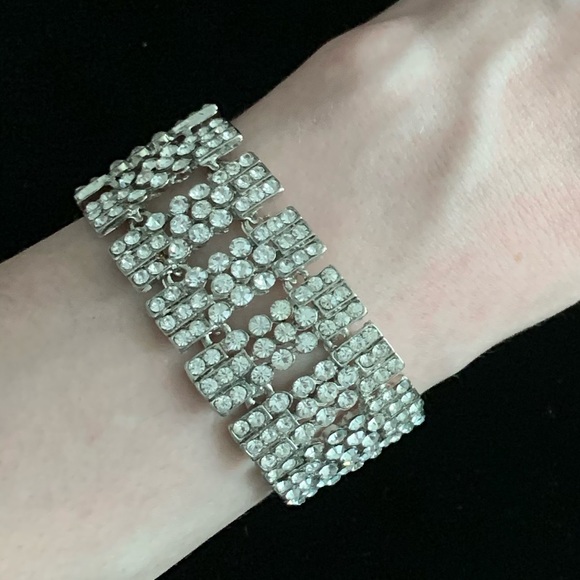 Jewelry - 🆕🔥Crystal bracelet